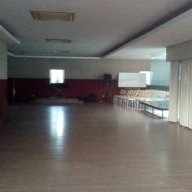 binasenisuara's tweet photo. Bagi yg memerlukan tempat event function hall Biss tetap aktif beroprasi https://t.co/4jCKdJ3Z8k https://t.co/RubuIho7SL