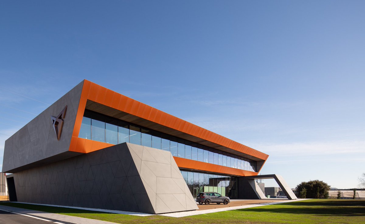 Letchworth_SEAT's tweet photo. TONIGHT!🔥
Join us on our website for the World Premiere of the new CUPRA Leon family including the 5-door, estate and the racing models from the CUPRA Garage in Martorell.
It's not one to be missed! 😈
https://t.co/4nSp6aEuPP 
#LetchworthCUPRA #CUPRA #CUPRASpecialist #CUPRALeon https://t.co/scvlhfR2md