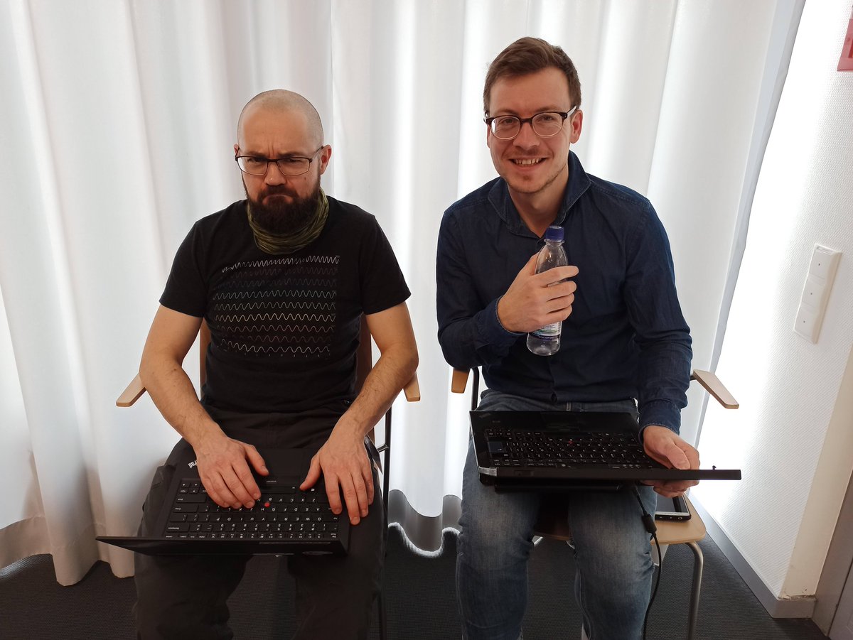 helmholtz_ai's tweet photo. We call them consultants 👩‍💻, but they are wizards 🧙🏻 Thanks for making #HackingForHealth run so smoothly! #AI #ML https://t.co/t9crSNR7CD