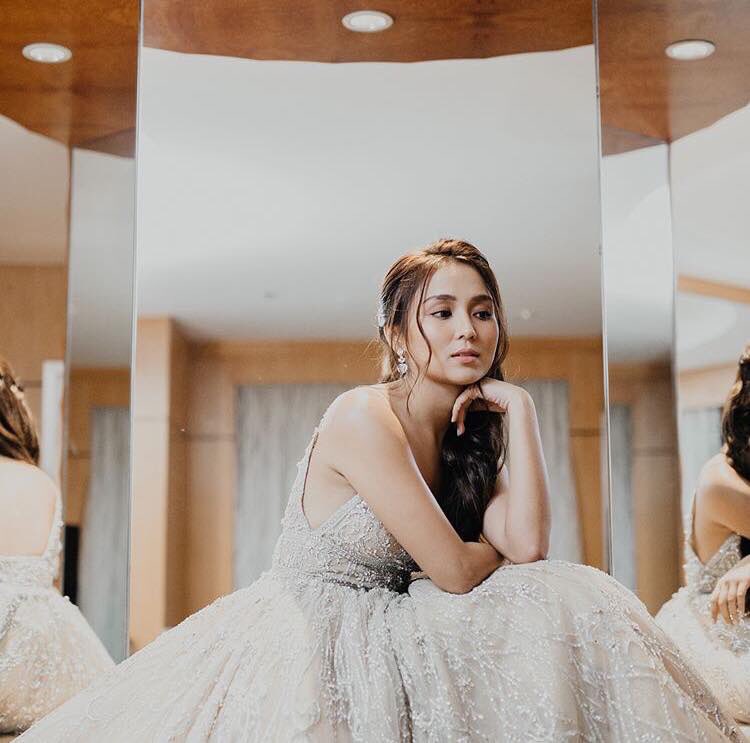 OfficialKBB's tweet photo. Gorgeous Queen. Kathryn Bernardo. #PeopleOfTheYearxKATHRYN https://t.co/zNvgTHICNk