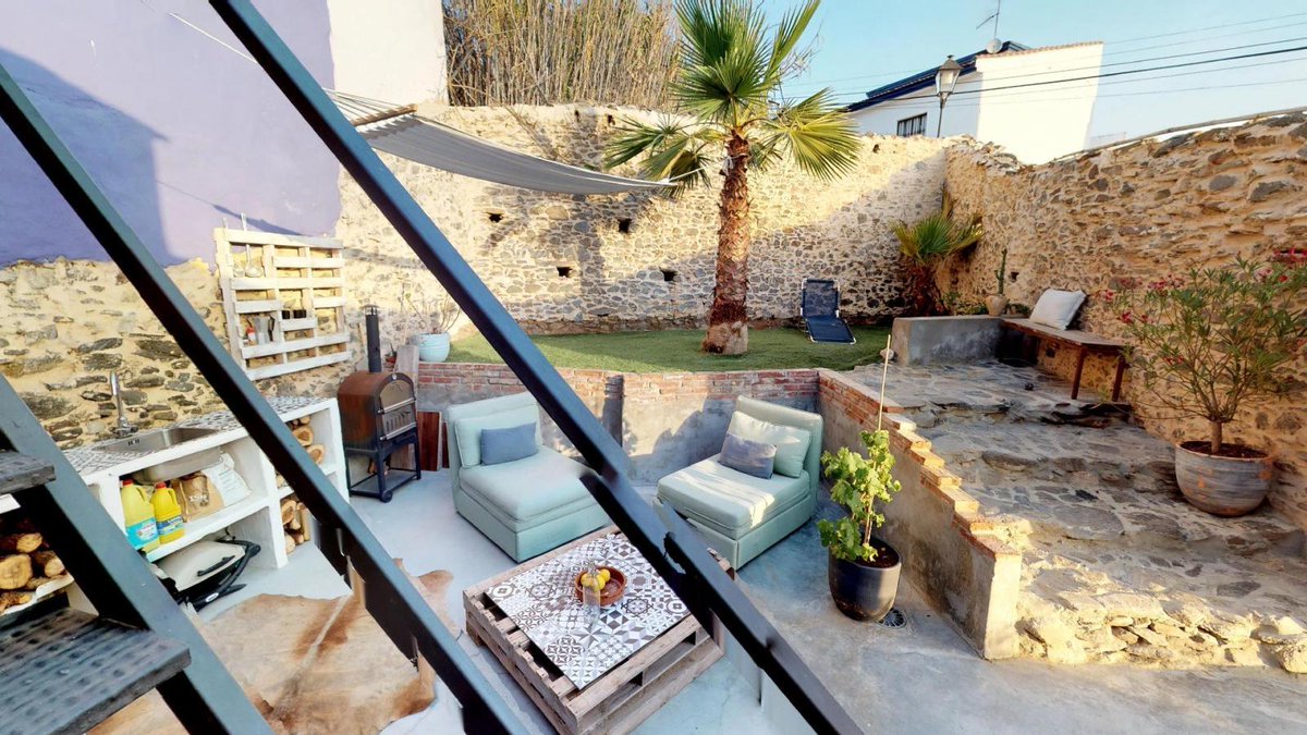 SpainHouses_net's tweet photo. #Houseoftheweek: Lovely townhouse with an impressive interior and a quiet location. Recently restored, resulting in a comfortable and elegant space. 

>> Outdoor life in this charming townhouse in Velez-Málaga https://t.co/O5uv2Nupto https://t.co/lXmNohbDMY
