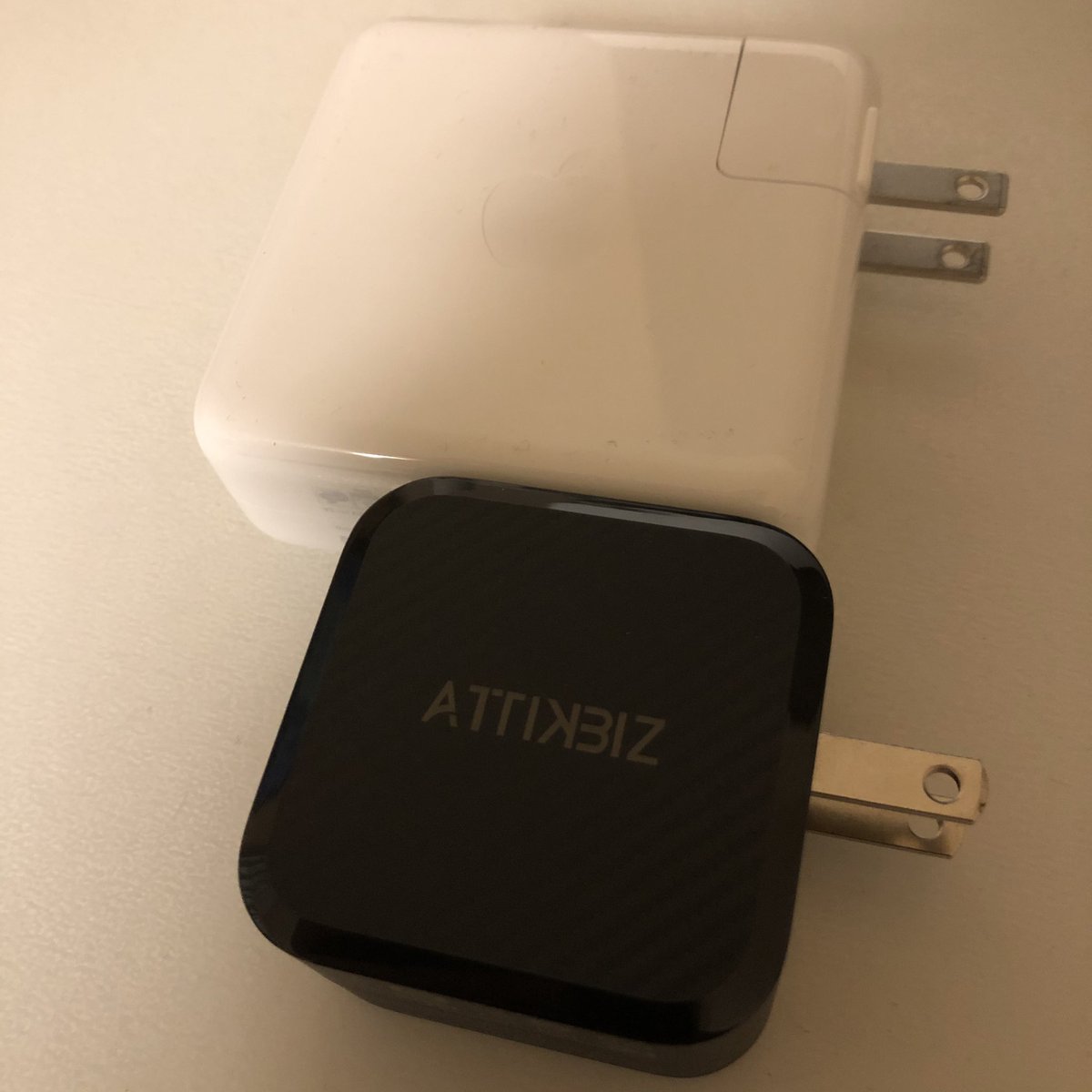 kartan7's tweet image. 61W PDでこのコンパクトさは凄いな〜✨

#macbookpro2019
#GaN
#窒化ガリウム
#usb-c
#PowerDelivery