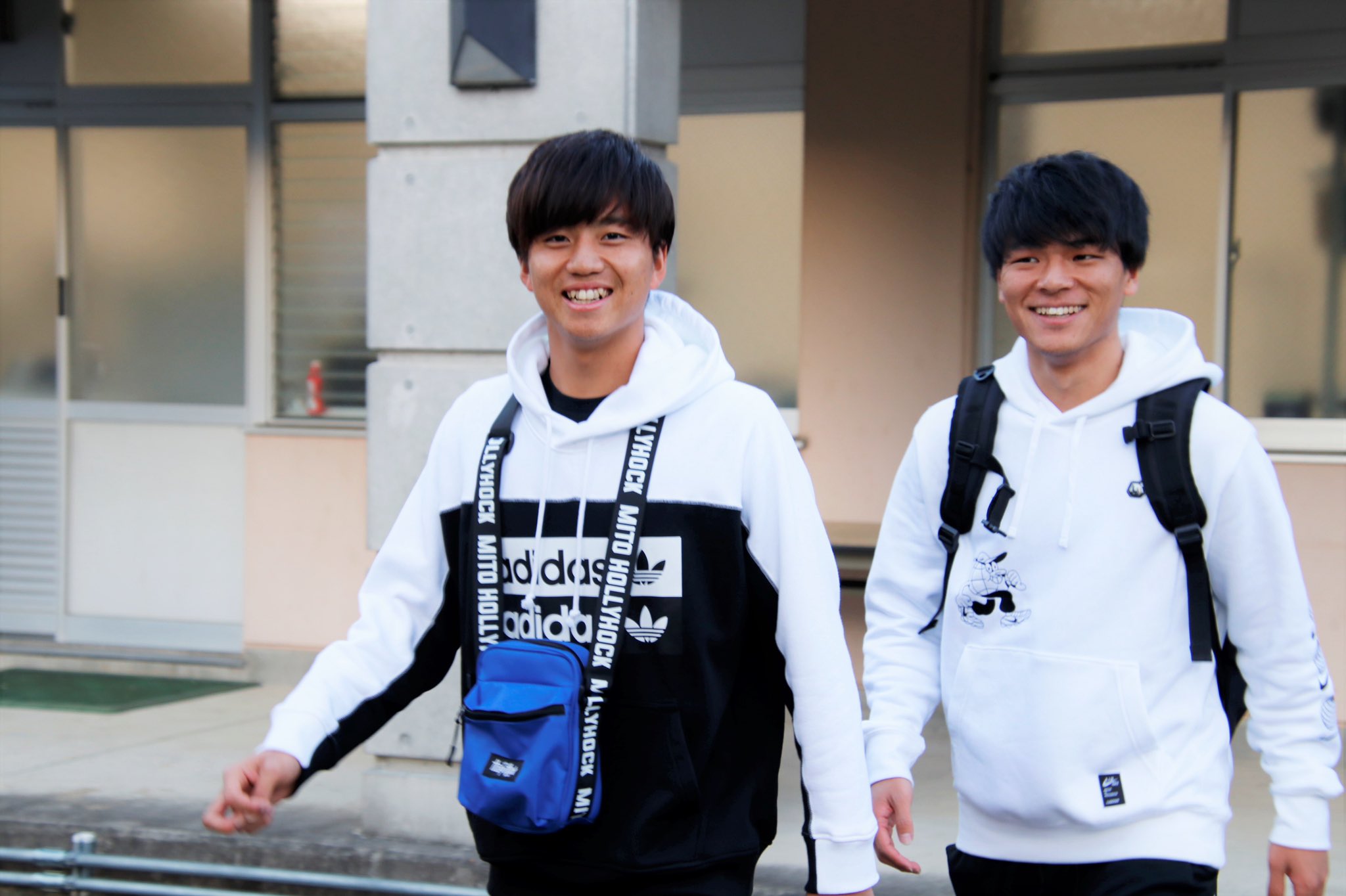 魅力的な価格 Jリーグ 直筆サインカード 山田康太選手 スポーツ選手 Www Wellingtonmoreira Com Br