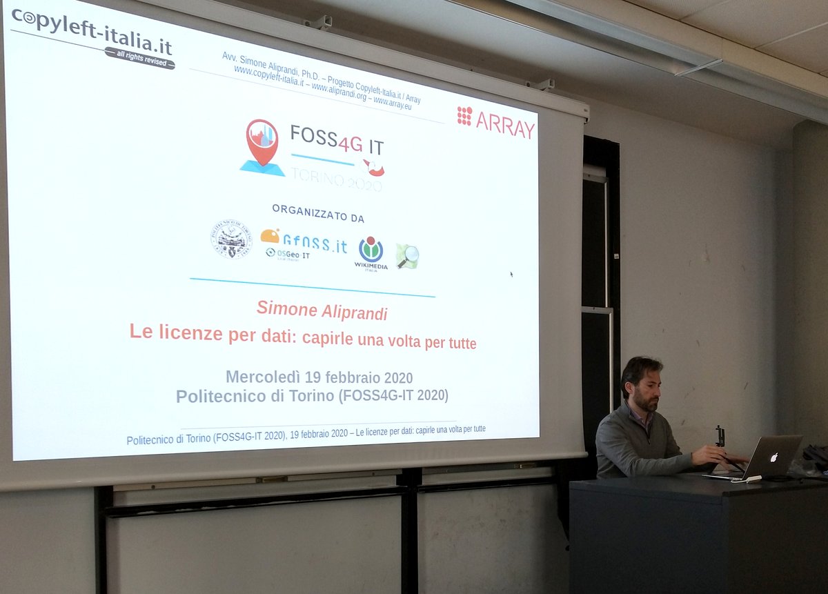 simonealiprandi's tweet image. Alcune foto del mio intervento di ieri al @PoliTOnews #Torino​ per #FOSS4GIT 2020 (per le quali ringrazio Annalisa Minelli). Le slides sono già disponibili qui slideshare.net/simonealiprand…. Appena possibile diffonderò i video. #opendata #DataScience #datalicensing #creativecommons