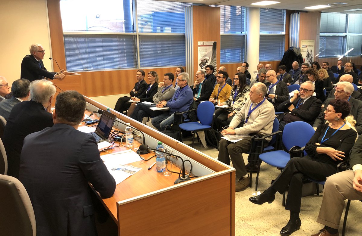 Metef_expo's tweet photo. Presentata in anteprima mondiale la nuova lega #EURAL2077 ad elevata resistenza #meccanica per sostituire il #barrame di #ottone e di #acciaio. Oltre 110 #imprenditori presenti al convegno #Metef - A&L - #AQM. https://t.co/8Q574sxo3P