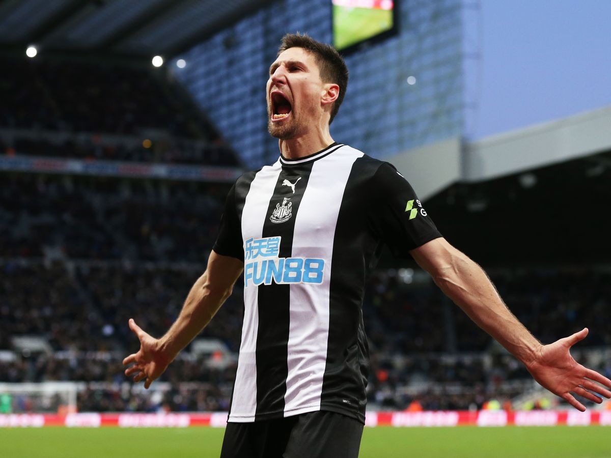 Happy 31st Birthday to our centre back Federico Fernández Have a good one   