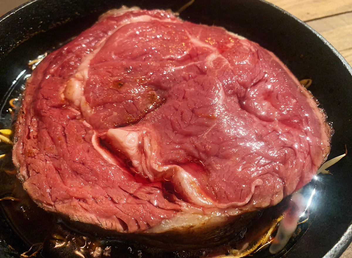 世界で3人しか作ることができない！？「片面焼きVAMOSステーキ」！