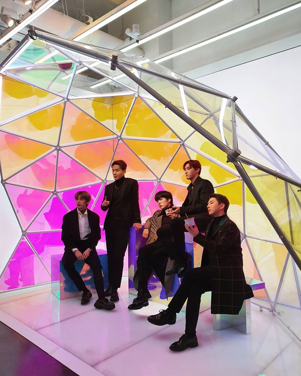 mxraplinefr's tweet photo. | 200220 | 📸 INSTAGRAM
Nous nous sommes beaucoup amusés avec Monsta X dans nos bureaux à NY ce matin pour le live Facebook !!!!! Vous êtes incroyables et une énorme dédicace aux merveilles équipes qui étaient là (+)
© honey._.erjin | 🇫🇷 #Redose https://t.co/Zdv83g9cvO