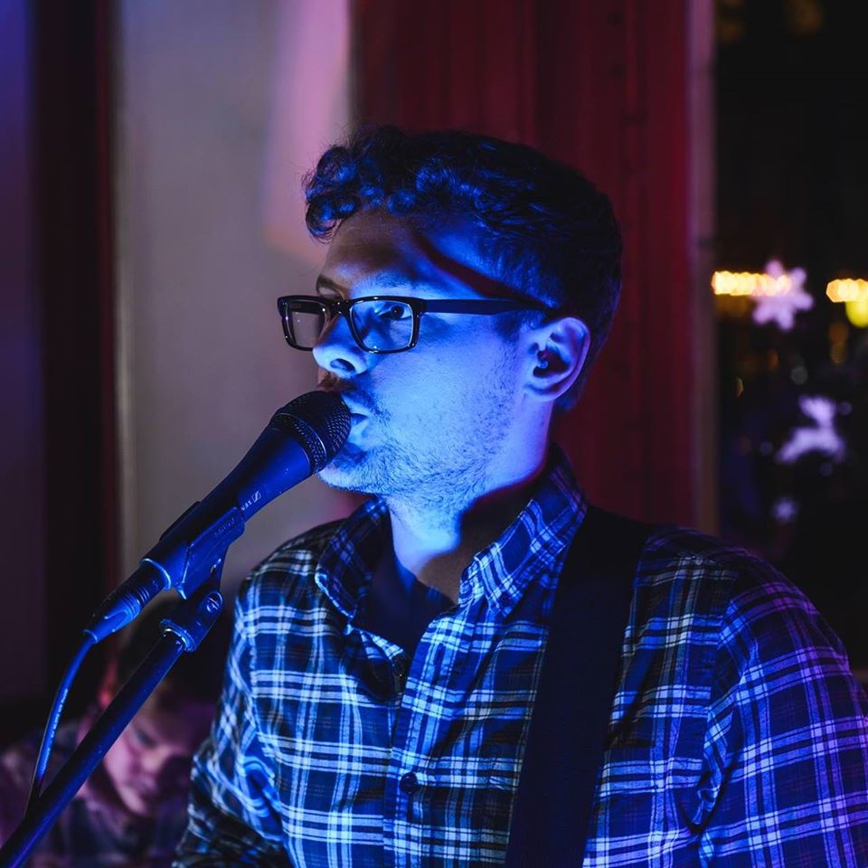 Settle in for an evening of beautiful acoustic covers from the talented Jack Cummings Jack Cummings Live at 8:30pm this Saturday 🎸

Order in a few rounds from our Happy Hour offers and make a night of it ☺️

#Bluebell #LiveMusic #Jesmond #Pub