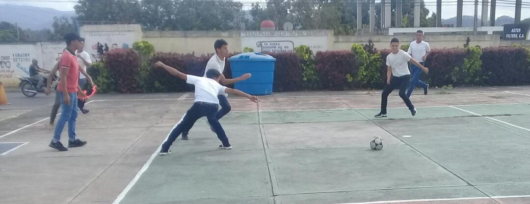 UNEFAextension1's tweet photo. @UNEFA_VASyPC de la extension nirgua realiza Juegos de fogueo para captar talento deportivo.. @unefa_ve @nucleoyaracuy https://t.co/UaGo8WCSKx