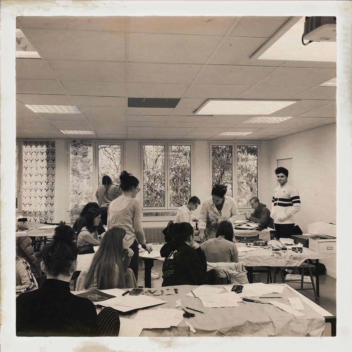 maryse_masson's tweet photo. #stage #découverte @EcoleLISAA #arago 
#expérimentation #couleur #créativité #livret #échange #partage 
Prochaine date : 
du 14 au 16 avril 2020. 
Venez découvrir le quotidien d’un étudiant en #Art 
#GraphicDesign #Préparatoire #arts #appliqués @Agnes_Nicolas @ConstanceGrison https://t.co/nQzuVUkdJI