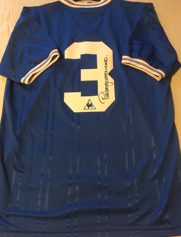 IconicSignature's tweet photo. Signed Pat Van Den Hauwe 1985 Everton ECWC Shirt .... exact photo proof #psychopat https://t.co/XkdfE19j2u