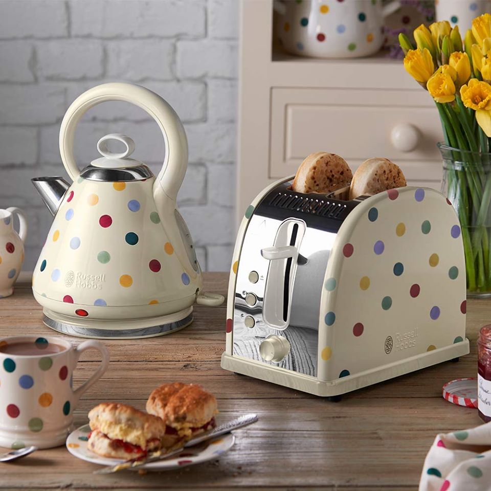 PlayPennies's tweet image. We love this Emma Bridgewater toaster even more with £20 off🍞&amp;gt;&amp;gt; bit.ly/--DealsOfTheDay

#breakfastinstyle