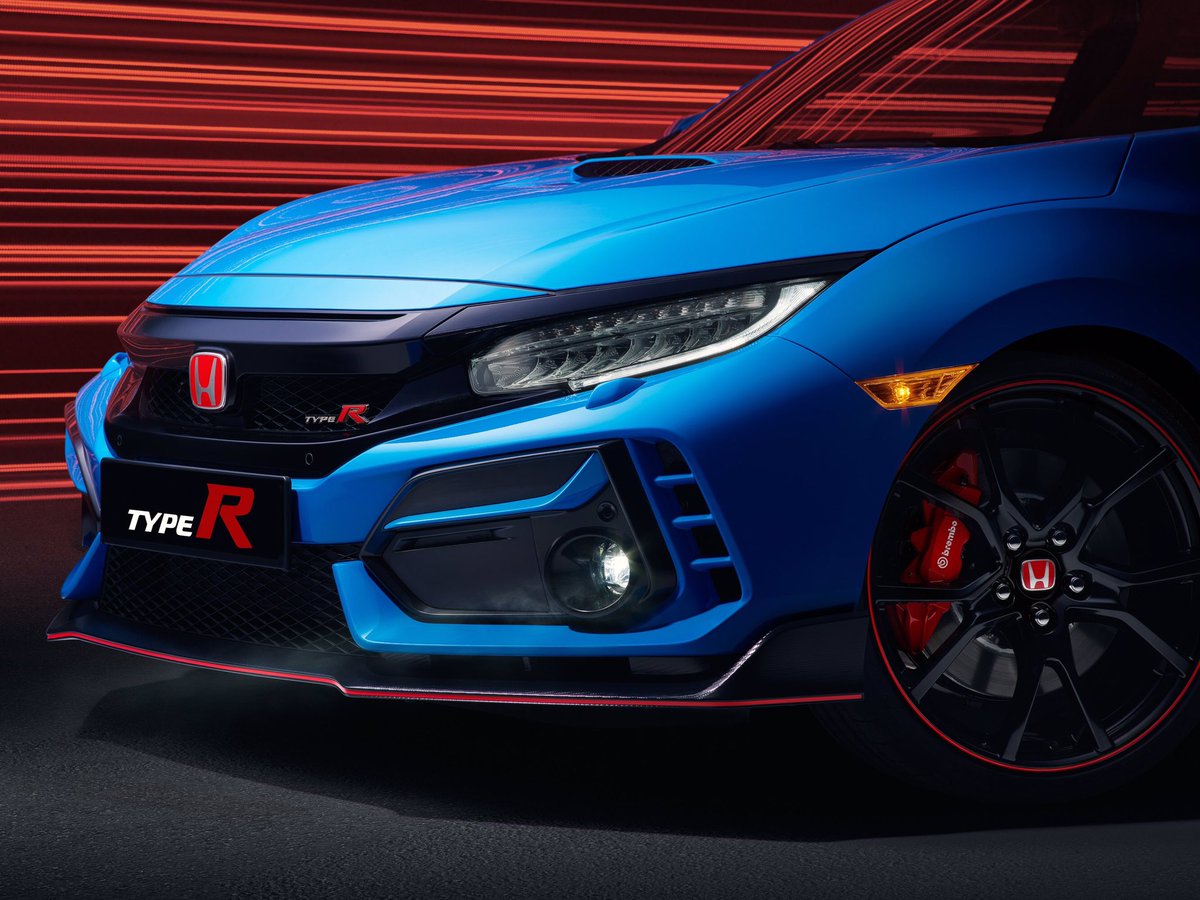 RumBat's tweet photo. ~ performans #datalogger #HondaLogR markanın yarışçı geçmişinin modern dünyaya hediyesi!..
Hem 20” BBS’li ekstrem pist tuningli Limited Edition hem de #lowdeck spoylerli 19” jantlı Sport Line, farklı stillere sahip olsalar da aslında son nesil Type R GT üzerine geliştirilmişler.~ https://t.co/s1izl7kevG