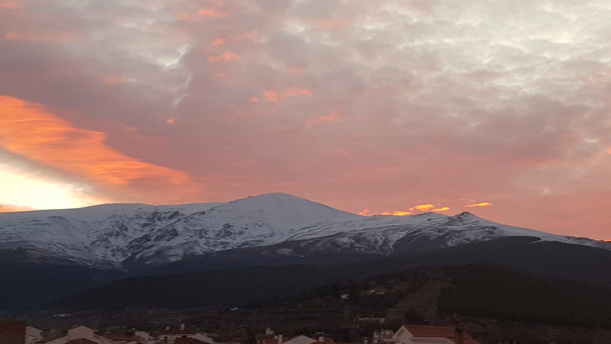 HotelPiconSN's tweet photo. En @HotelPiconSN estamos trabajando para que disfrutes de tu estancia y de vistas como estas 😍🏔👇 Permanece atento a nuestras redes sociales y no te pierdas ninguna de nuestras novedades 📱😉 ¡Nos vemos pronto!

Síguenos en Facebook 👉 https://t.co/8R7knCFziA https://t.co/NUv2FOFhe4