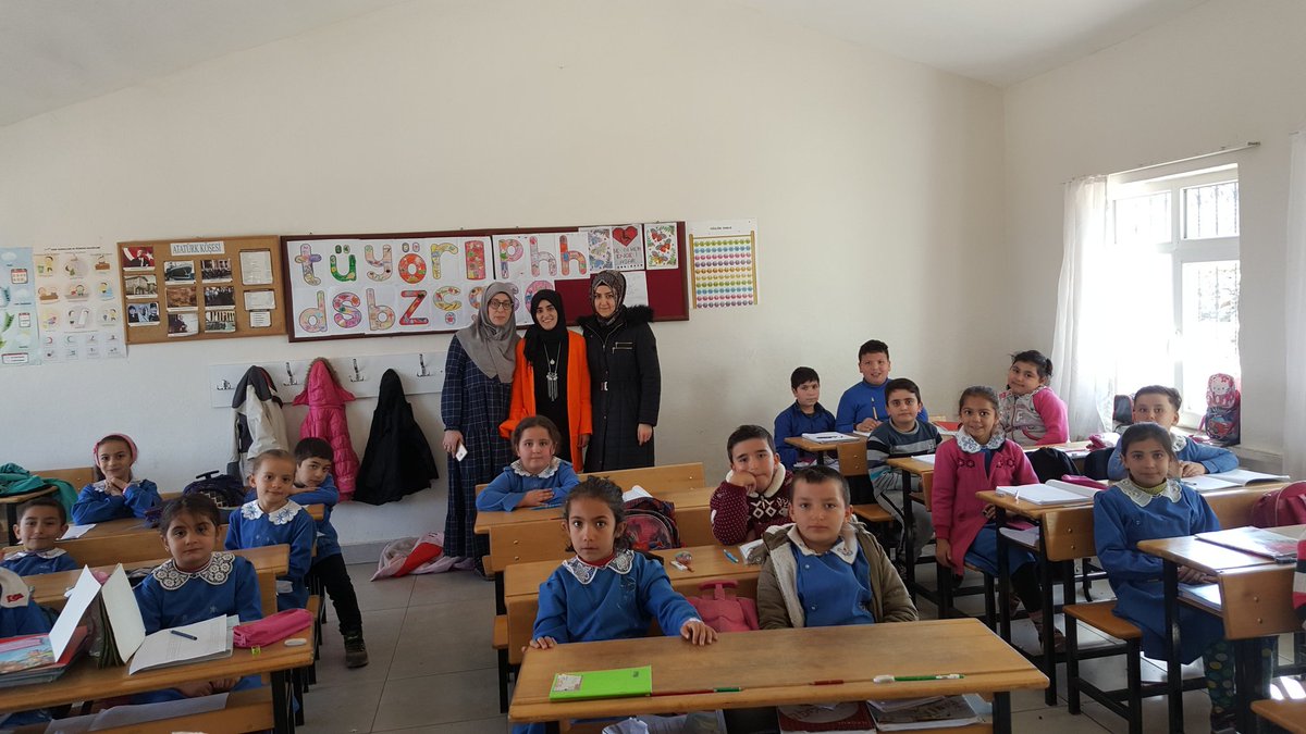 shoaihl's tweet photo. Kardeş kütüphane projesi için kolları sıvadık kitaplarımızı seçtik ve belkuyu ilkokuluna kitaplarımızı teslim ettik. Çocukların gözlerindeki gülümseme herşeye degerdi
@ziyaselcuk @SeyitAliBuyuk @servetal61 @OkanTekkalan @Akorenmem @s42ozcan @basturkahmet58 
#Akoren #belkuyu https://t.co/yRDWvfP83L