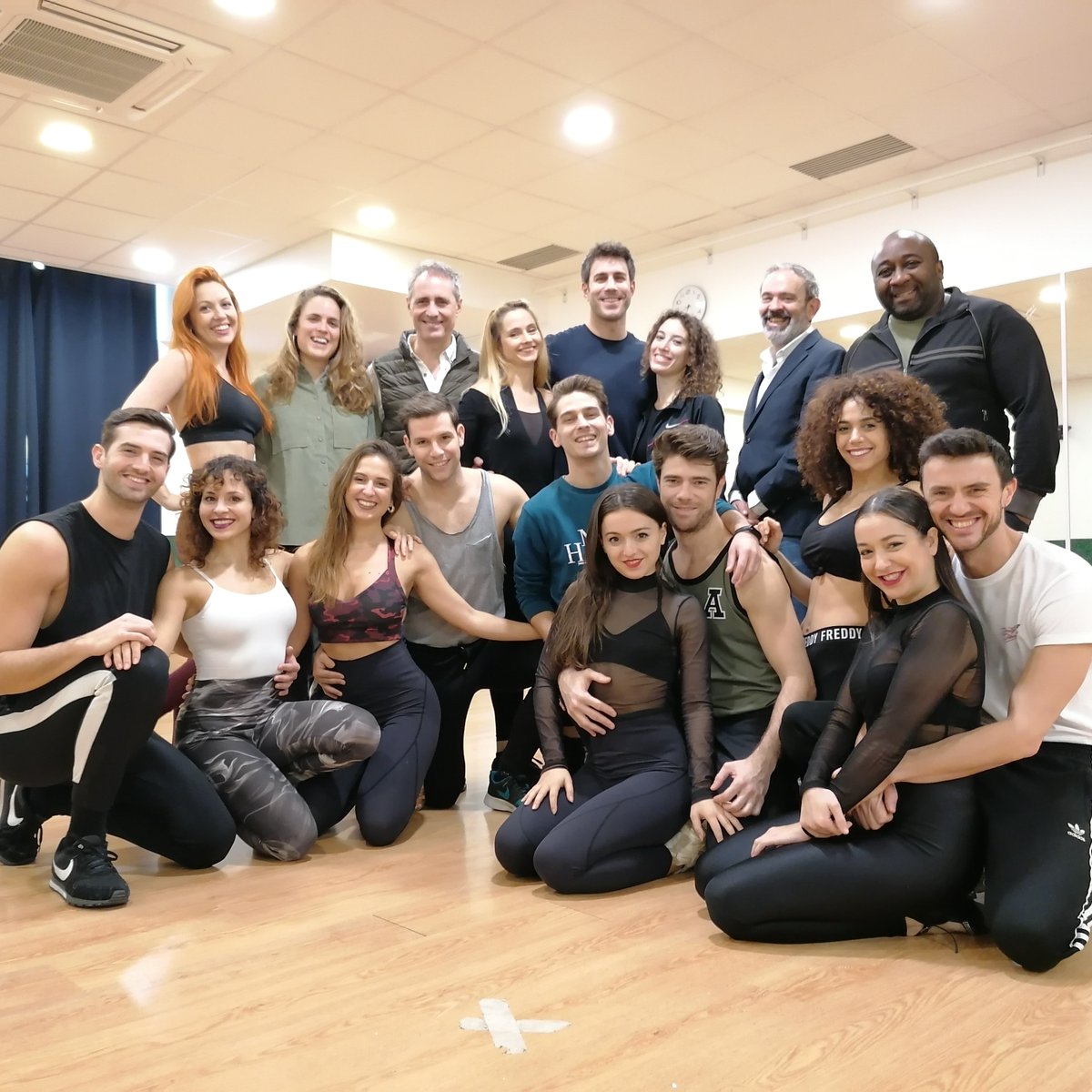 ¡Atención compañía! Todos listos para #Huelva. Siete funciones tan vibrantes como un amor de verano. Estreno #DirtyDancing hoy en el Teatro Casa Colón.

Pilla tus ENTRADAS AQUÍ ➡ bit.ly/34LGQ6A