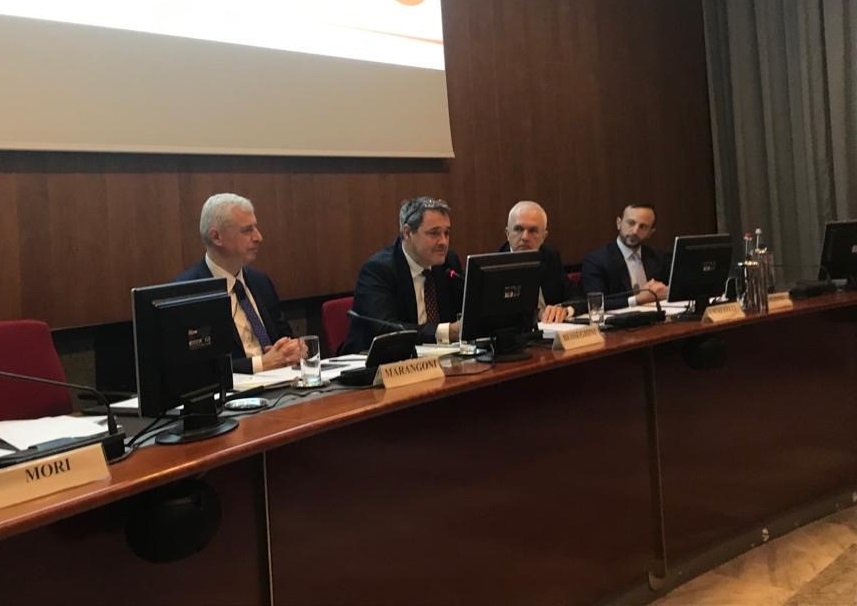 ARERA_it's tweet photo. "La #regolazione consente la stabilità necessaria a programmare #infrastrutture e sviluppare #servizi. Lo dimostrano i #numeri del settore #acqua. #ARERA punta su questo anche per i #rifiuti". Ha concluso @Besseghini presidente #ARERA al #Toputility2020 di @althesys a #Milano. https://t.co/CkfDjQlqNs