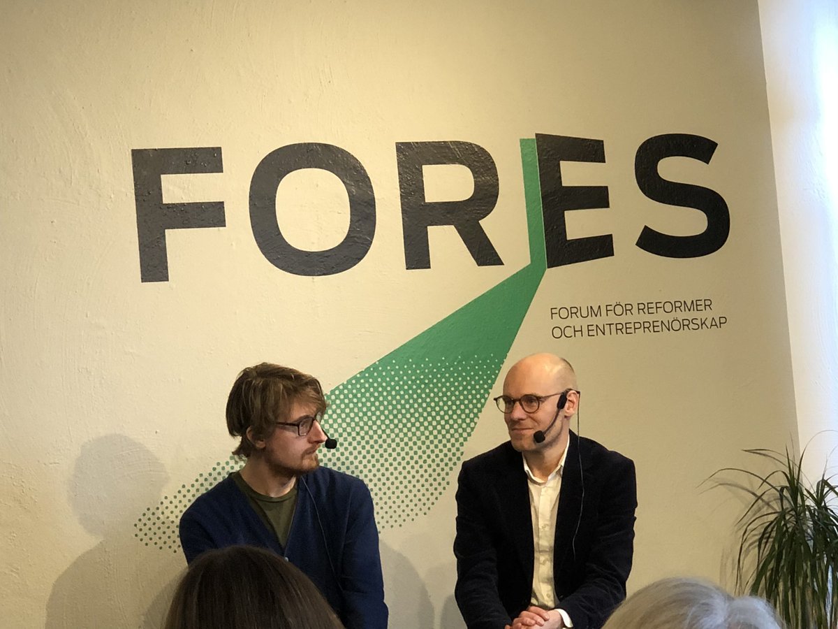 JessicaDymen's tweet photo. ”Demokratin i klimatkrisens tid” på @fores_sverige https://t.co/n8biiZzXY7