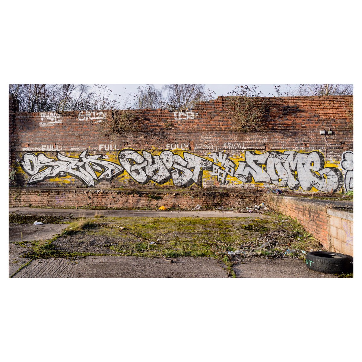 AlmostJones's tweet image. Enjoying widey week - probably my favourite type of shot. Getting loads of stuff in frame never fails to please. #wideangle #birmingham #brum