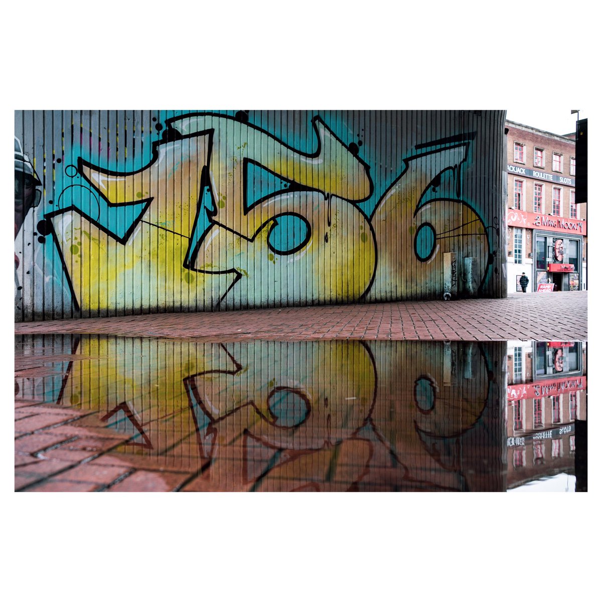 AlmostJones's tweet image. Enjoying widey week - probably my favourite type of shot. Getting loads of stuff in frame never fails to please. #wideangle #birmingham #brum