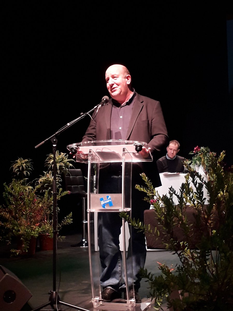 #CongresFDSEA85 #InterventionsCantonales Cédric MANDIN Pays de Chantonnay "Nous sommes sous pression de partout, sur tous les fronts ! Pourtant, on ne lâche rien, nous continuons à nous battre pour des prix rémunérateurs et être respectés !"