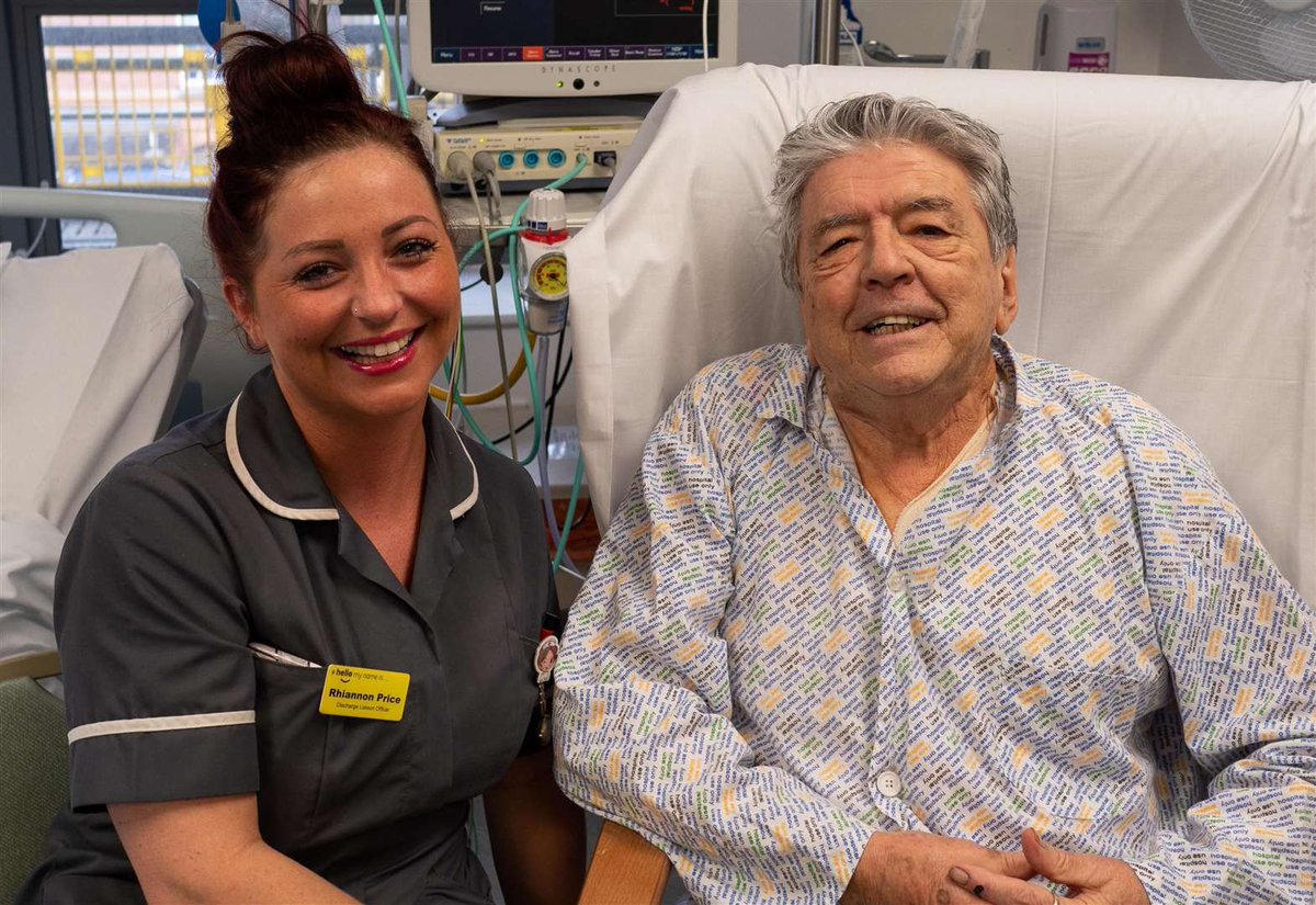 Off-duty <a href="/Medway_NHS_FT/">Medway NHS Foundation Trust</a> nurse performs CPR for seven minutes to save dog walker in Rainham 👩‍⚕️🙌
buff.ly/37HFyuD