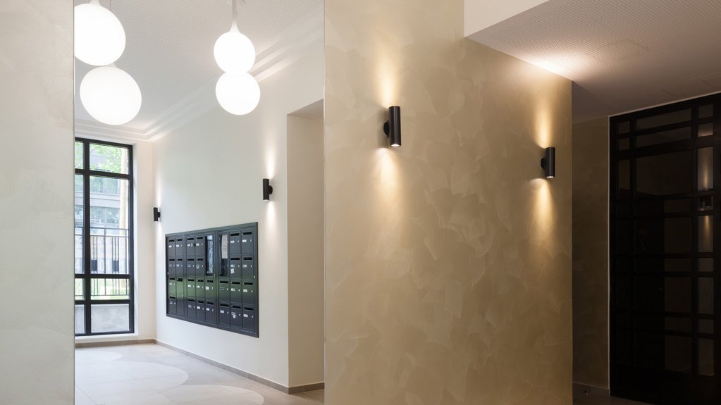 Déjà plus d'un an que nous avons livré le Foxtrot. Marquée par son architecture Art Déco, cette résidence atypique se compose de 44 logements passifs. 
#jeudiphoto #architecture #immobilier
🖌️<a href="/QF_Architecture/">QUADRIFIORE Architecture</a>
📸 @HugoHebrard