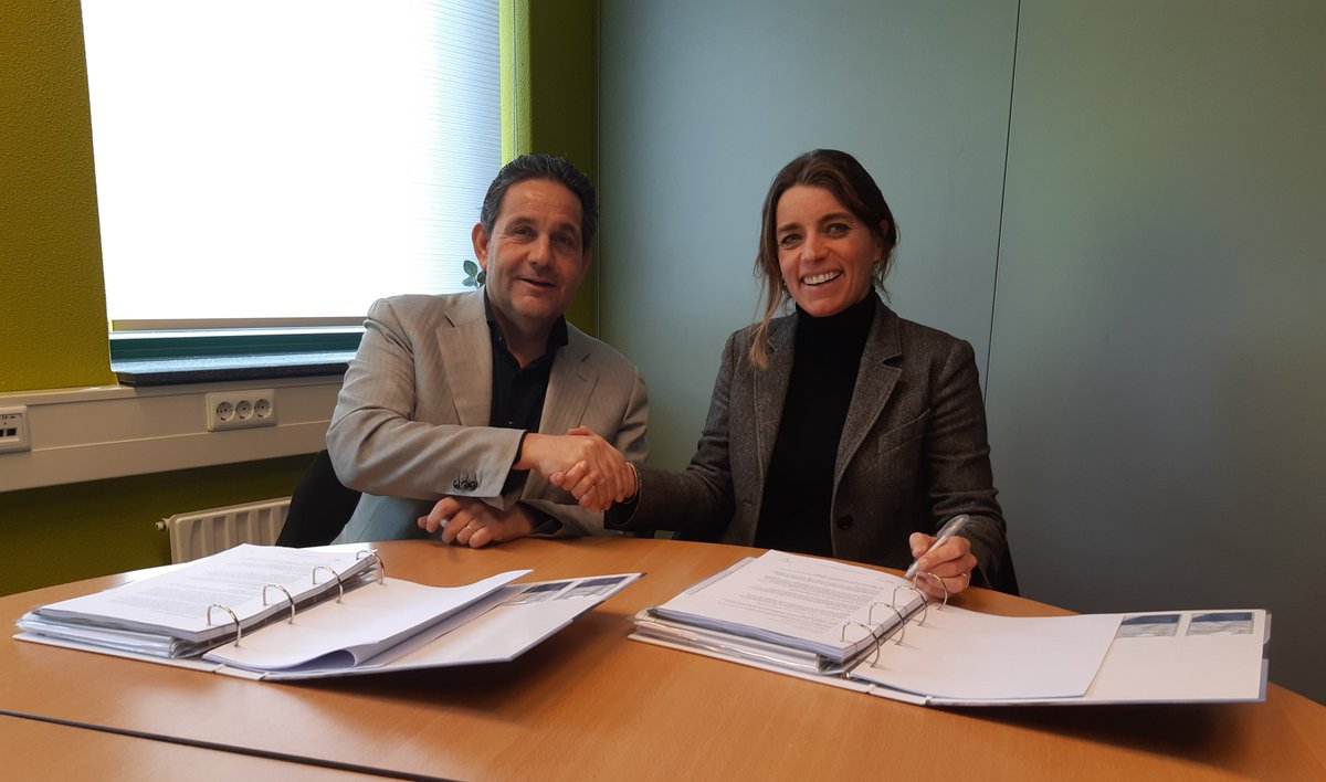 Vandaag ondertekenden we het bouwcontract van de nieuwe revalidatielocatie Ervenstaete in #Houten met bouwbedrijf <a href="/DeMeeuwBV/">De Meeuw</a> bit.ly/39NFNpj