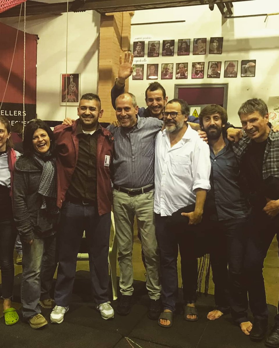 collabordeus's tweet photo. És potser el millor moment dins de la colla...quan pots lluir el bordeus en la camisa!!
Divendres passat vàrem entregar CINC noves camises a 5 casteller/es que són un tresor benvingut! 🤗
SEGUIM SUMANT!🔥
.
.
.
#entrega #camises #noves #castells #grannit #santaeulalia #previa https://t.co/X2ntTMNFdd