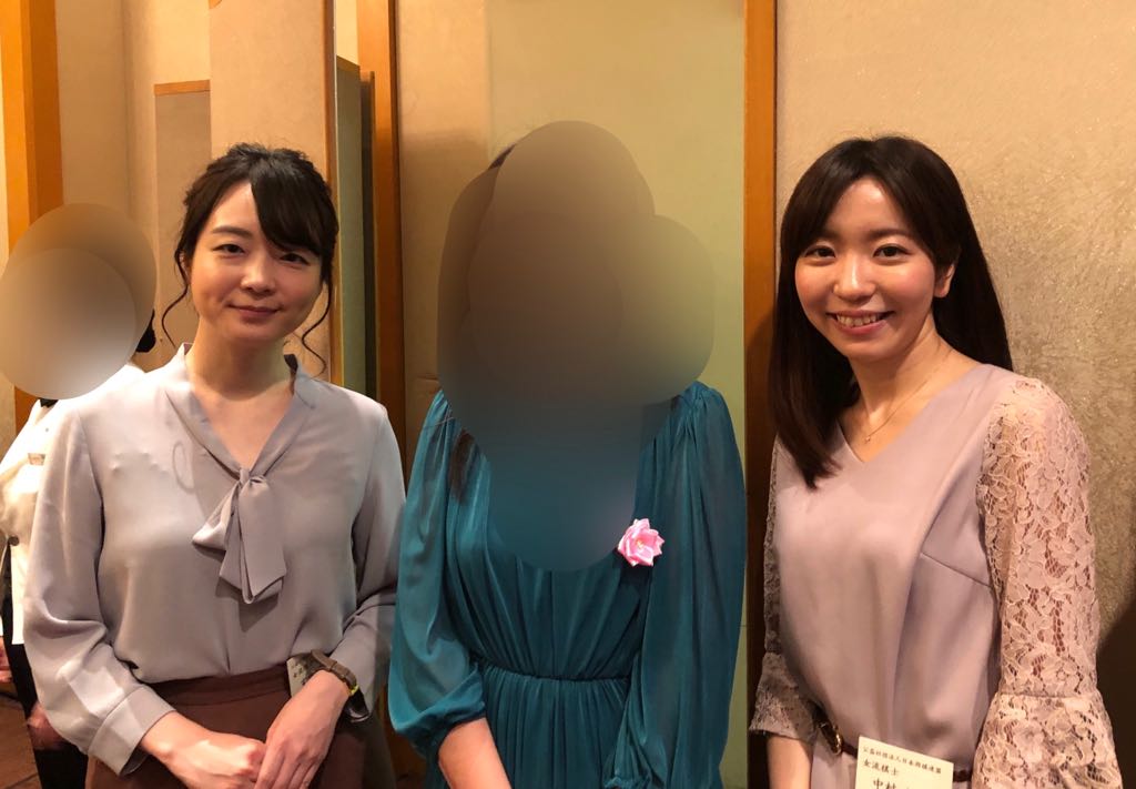 みっひー Twitter ನಲ ಲ 室田伊緒女流二段と中村桃子女流初段 美女お二人の間に入らせていただきました 幸せすぎました 女流王座就位式