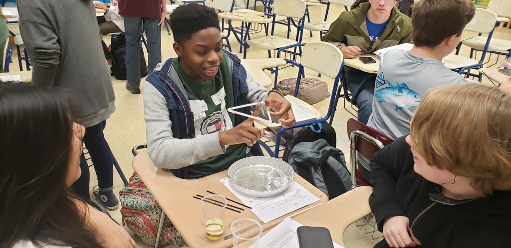 Jketchum1979's tweet photo. 2nd block exploring the characteristics of cell membranes. #bubblelab #teamdcs #raisethebar https://t.co/WchOXnUs55