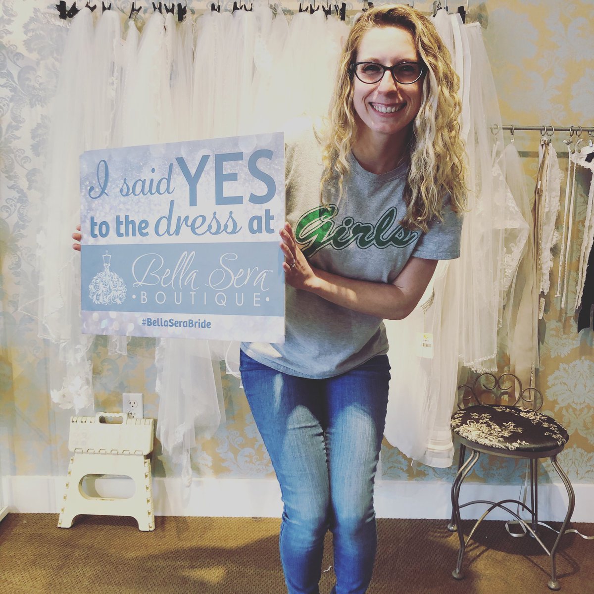 MandaPants7's tweet photo. Still trying to figure out how to invite @kevinbacon and @kyrasedgwick  to my wedding this October! 

In the meantime..I said “Yes” to a dress!! #BellaSeraBride 

 @baconbrothers @SHOCityOnAHill https://t.co/b1HJbjrx9z