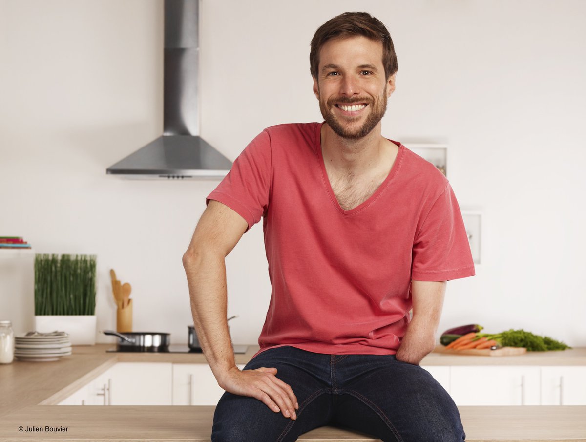 Access Market tweet media