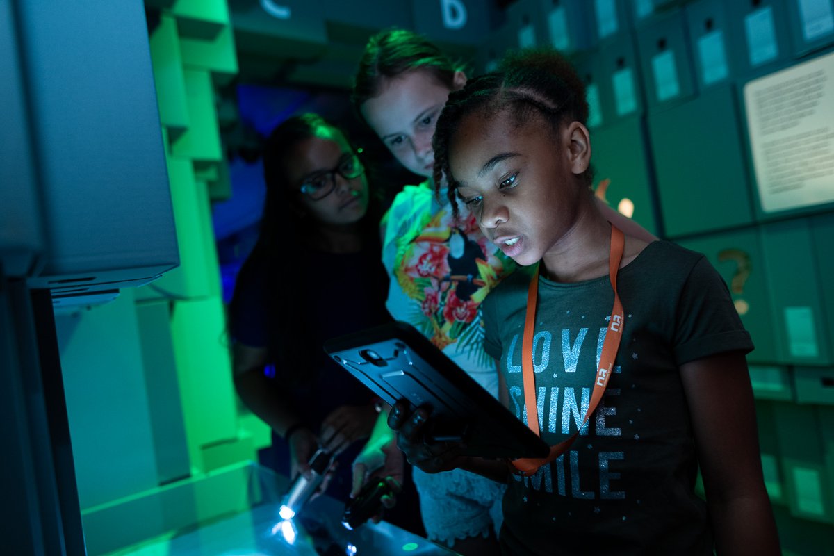 Museumvereniging (@museumverenigin) on Twitter photo In het <a href="/nrc/">NRC</a> lees je over kinderen in musea. Met o.a @kinderboekenmus, <a href="/GevangMuseum/">Nationaal Gevangenismuseum</a>, <a href="/Continium/">Continium discovery center</a> <a href="/wnm1953/">Watersnoodmuseum</a> en <a href="/BeeldenGeluid/">beeldengeluid</a>. Het gezinsbezoek groeit en dat is mooi want een binding met museale collecties begint bij de jongste jeugd! bit.ly/38LT0Pr
#museum #museumkaart In het <a href="/nrc/">NRC</a> lees je over kinderen in musea. Met o.a @kinderboekenmus, <a href="/GevangMuseum/">Nationaal Gevangenismuseum</a>, <a href="/Continium/">Continium discovery center</a> <a href="/wnm1953/">Watersnoodmuseum</a> en <a href="/BeeldenGeluid/">beeldengeluid</a>. Het gezinsbezoek groeit en dat is mooi want een binding met museale collecties begint bij de jongste jeugd! bit.ly/38LT0Pr
#museum #museumkaart