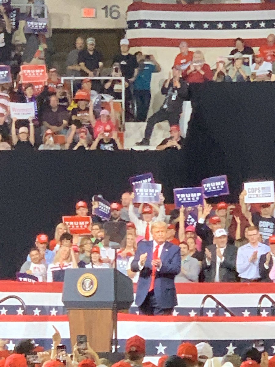taylorahaller's tweet image. It is such an honor to be able to serve this great president here in Arizona. Thank you to the over 200 volunteers who helped out today and thank you President @realDonaldTrump for coming and firing up a massive Arizona crowd!!! We WILL win in November!🇺🇸🐘 #LeadRight