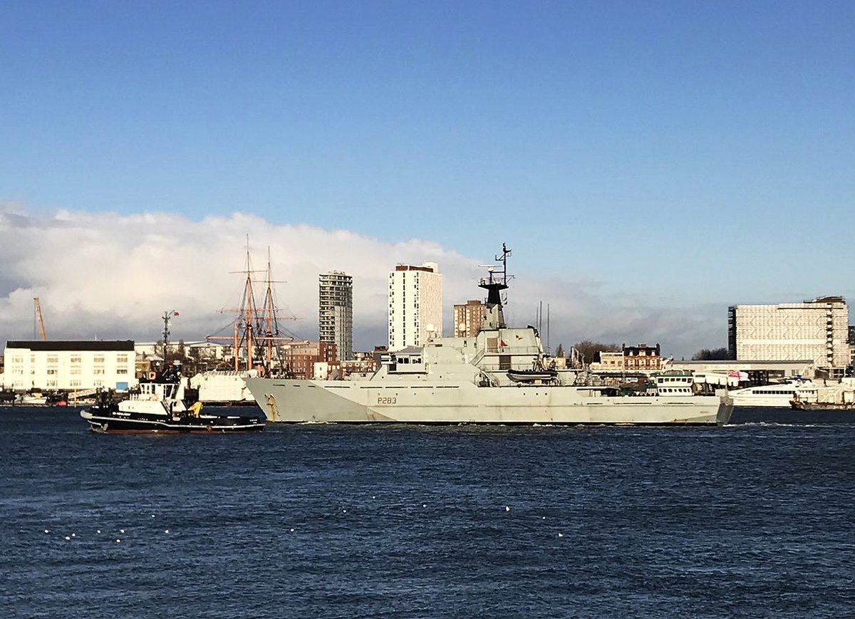 NavyLookout's tweet photo. .@hms_mersey arriving in sunny Portsmouth this afternoon  

via @AmzJS13 https://t.co/VEd4qFPXFp