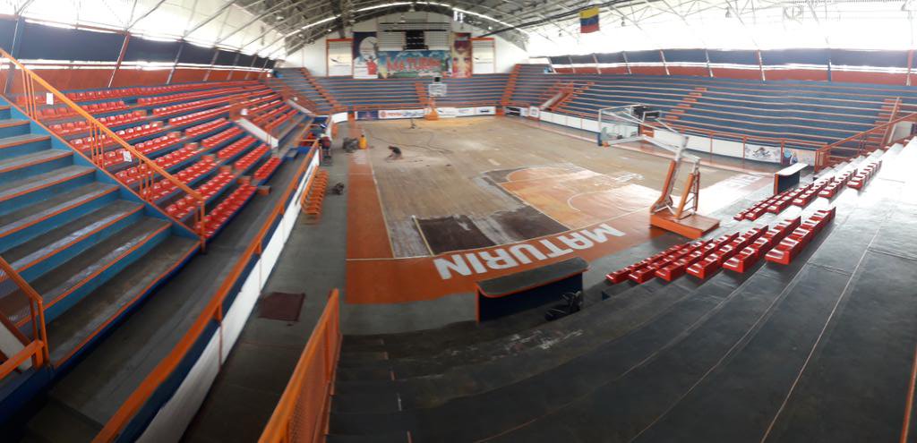 CangrejerosBBC's tweet photo. #Remodelación | Así marchan  los trabajos de reparación del tabloncillo de la "Cueva del Cangrejo" para la temporada 2020 de la Súper Liga de Baloncesto 🇻🇪

#MaturínEsCangrejeros 🦀 #Cangrejomanía 🏀 https://t.co/73PfQ7Omm9