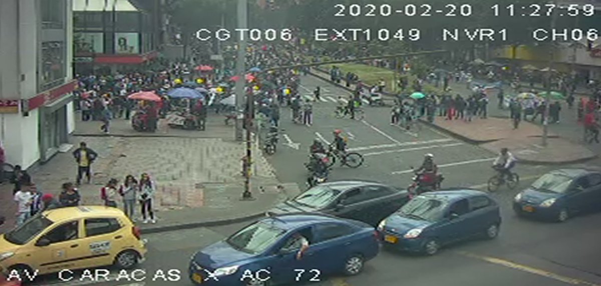 BogotaTransito's tweet photo. #AestaHora 4000 personas empiezan a movilizarse con recorrido programado (Calle 72, Carrera 15 al norte, calle 100 al oriente). https://t.co/ymma9ZQzhr