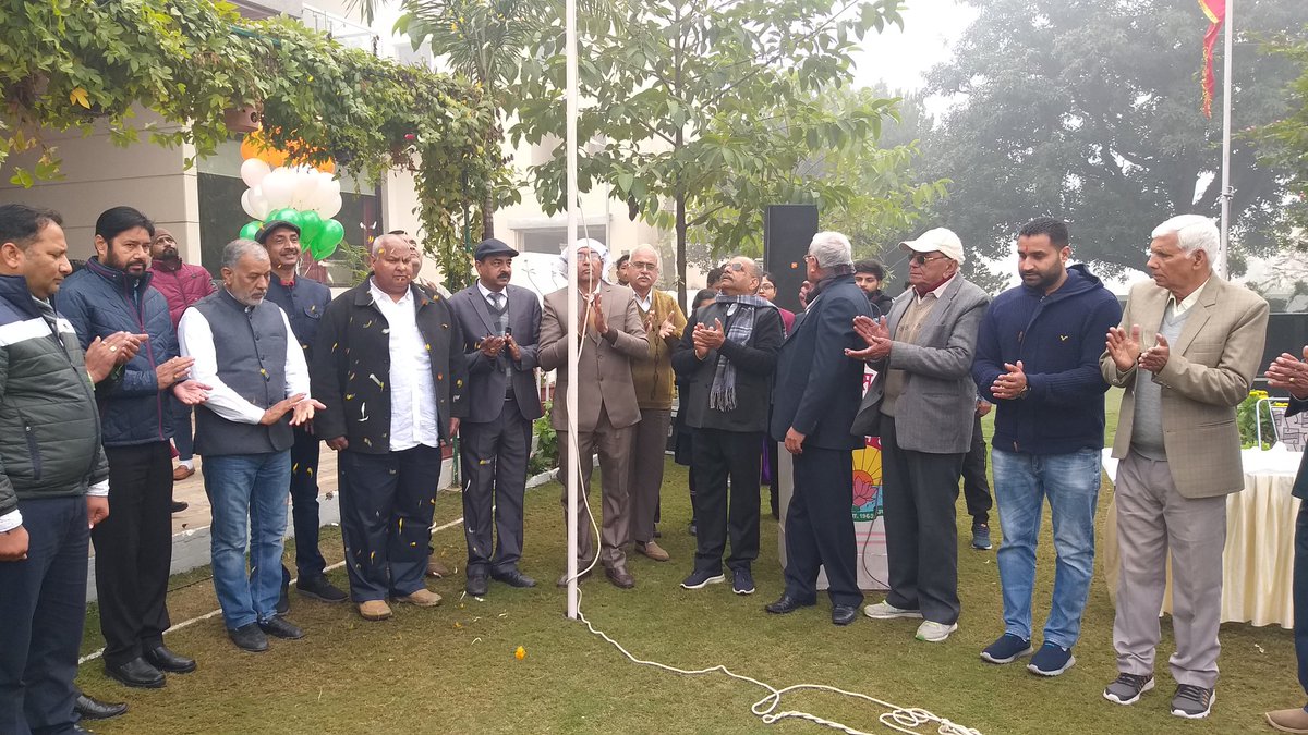 SohanDass8's tweet photo. @DrKumarVishwas हिन्दु मुस्लिम सिख ईसाई।साहेब सब का ऐको भाई । https://t.co/2kNv1vWqRf