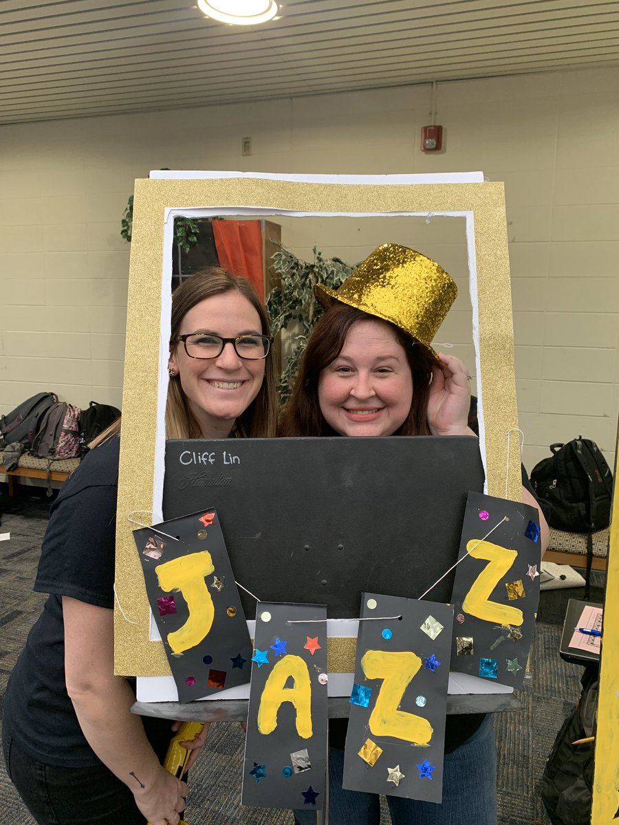 MrsGoldenAPUSH's tweet photo. Having fun with @MrsMeeceCHS at Gatsby Gala! https://t.co/ffl2x99j1K