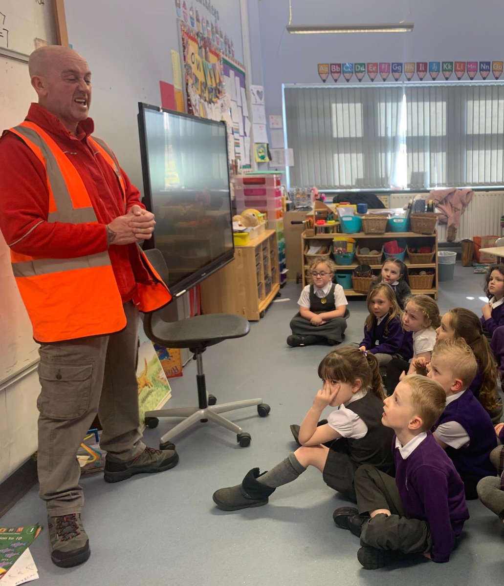 AnnanhillPS's tweet image. P1 have been reading Katie Morag delivers the mail and had a visit from Libby’s dad who is postman. He was answering all our questions about life as a postman #funinp1 #topictime