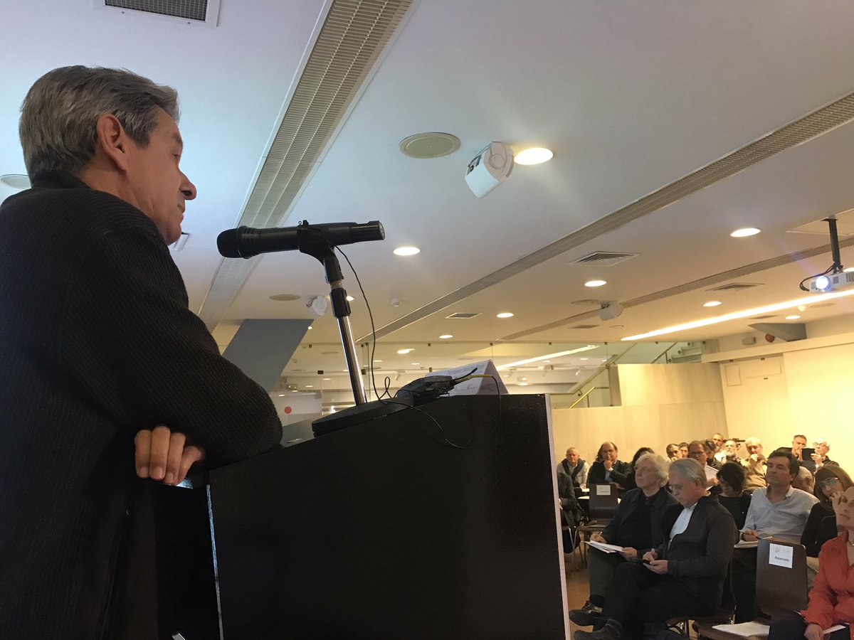 MovilidadForo's tweet photo. “La #sostenibilidad debería entender de accesibilidad y conexión con los espacios libres” Fernando Sancho, profesor de ecología y doctor en biología de la @unisevilla  #MovilidadSostenible #movilidadsaludable #participacionciudadana https://t.co/w4g872yY8v