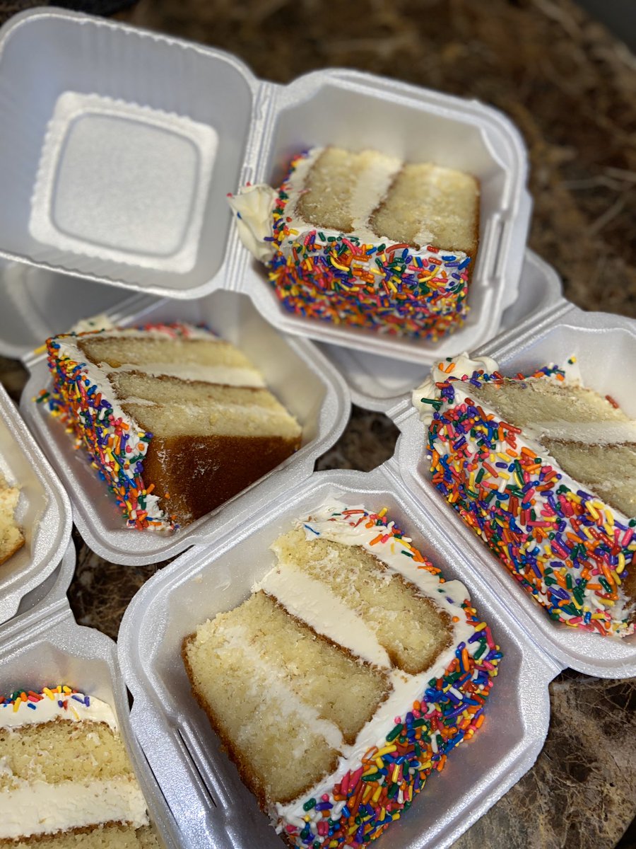 EatAllMyFLAWS__'s tweet photo. ๐ฐ๐ vanilla cake slices ๐ฅฐ๐ฅฐ #Lashaigoodies #ColumbusArea https://t.co/rzqVckrPzm