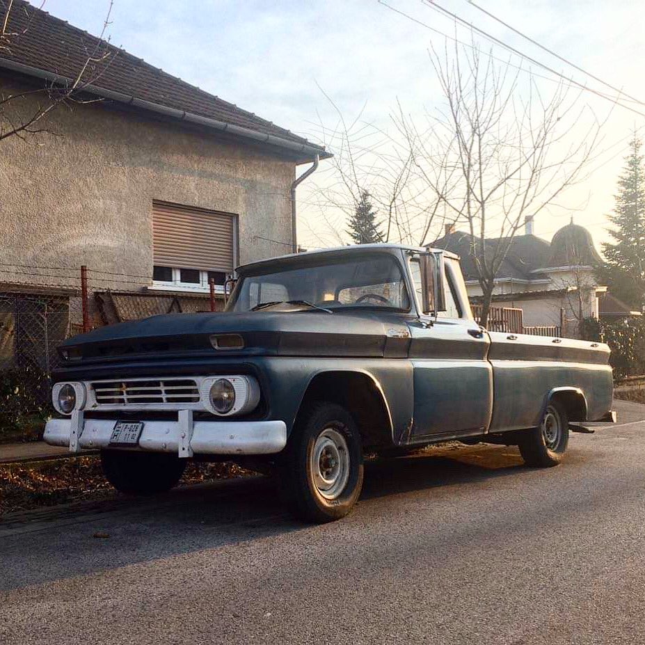DeadCarWalking's tweet image. “No job’s too tough for a Chevrolet truck” Chevy Apache spotted in Budapest. #chevypickup #chevyapache #pickup @DaveDuricy @GeorgeCochrane1 @UnaPatata213