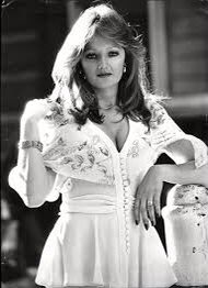 BonnieTylerBR's tweet photo. #TBT:  Young  Bonnie, 1970 https://t.co/wtDeG97Rj3