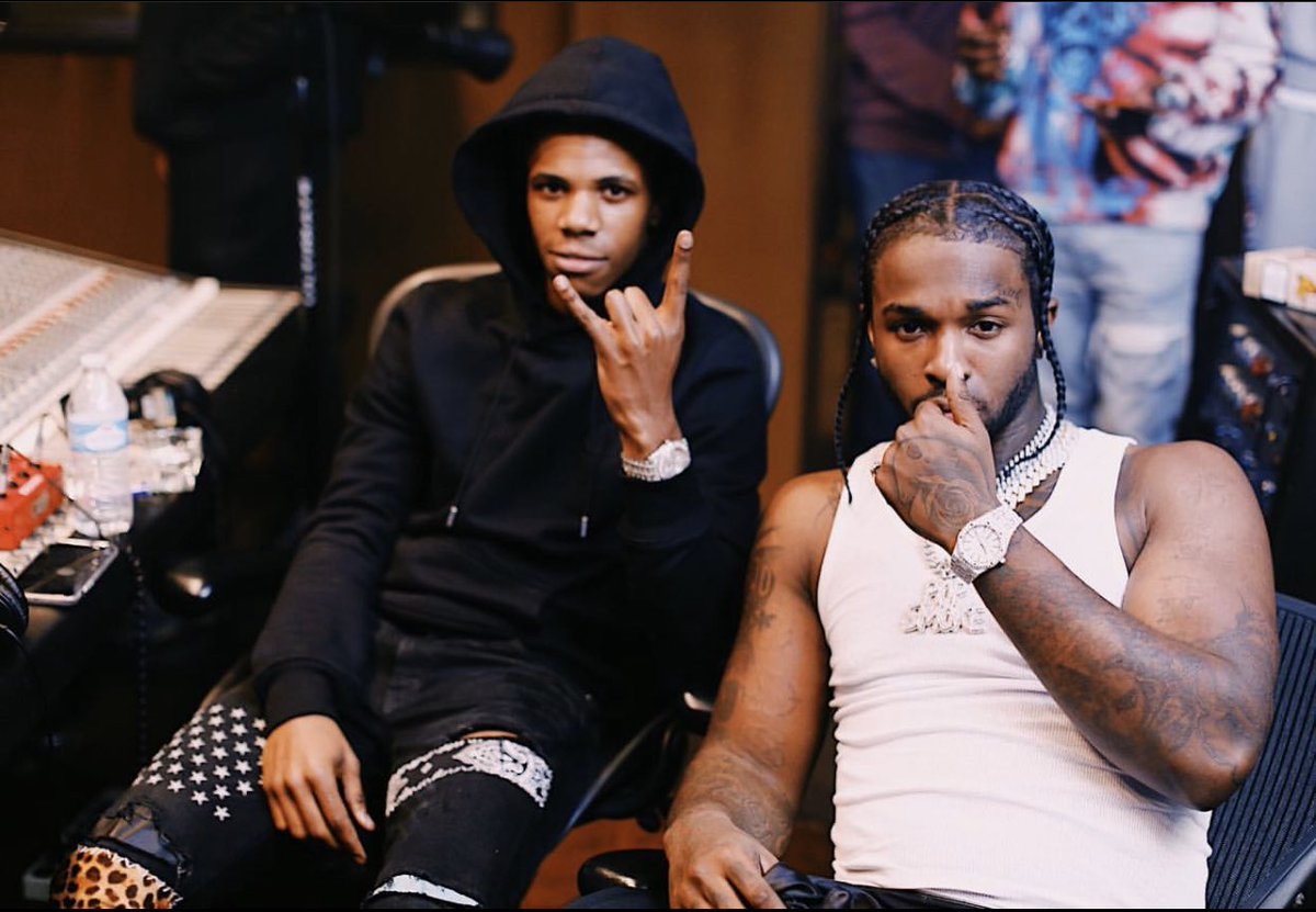 ArtistHBTL's tweet photo. 💙 https://t.co/TjWQ5hiHgp