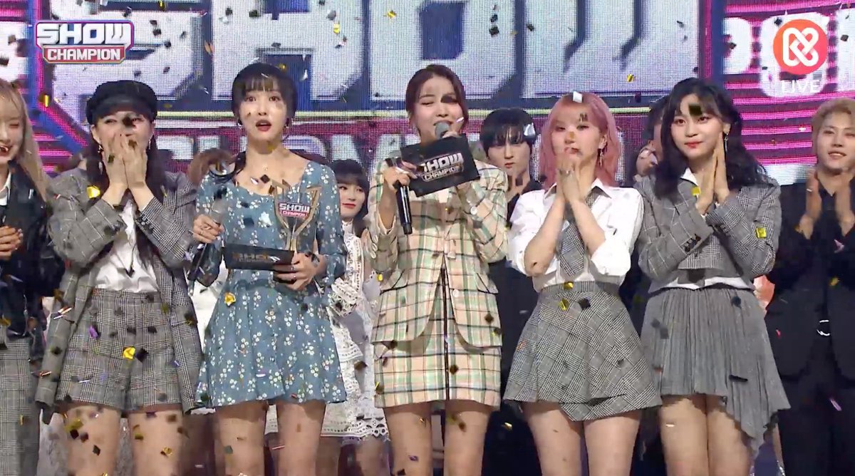 GirlgroupsBR's tweet photo. [INFO] 20.02.20 GFRIEND ficou mais uma vez em primeiro lugar com "Crossroads" hoje no Show Champion.

Parabéns ao grupo e aos buddys pelo #Crossroads6thWin, sendo esse o 65º win do grupo! https://t.co/DO6xzj03yH