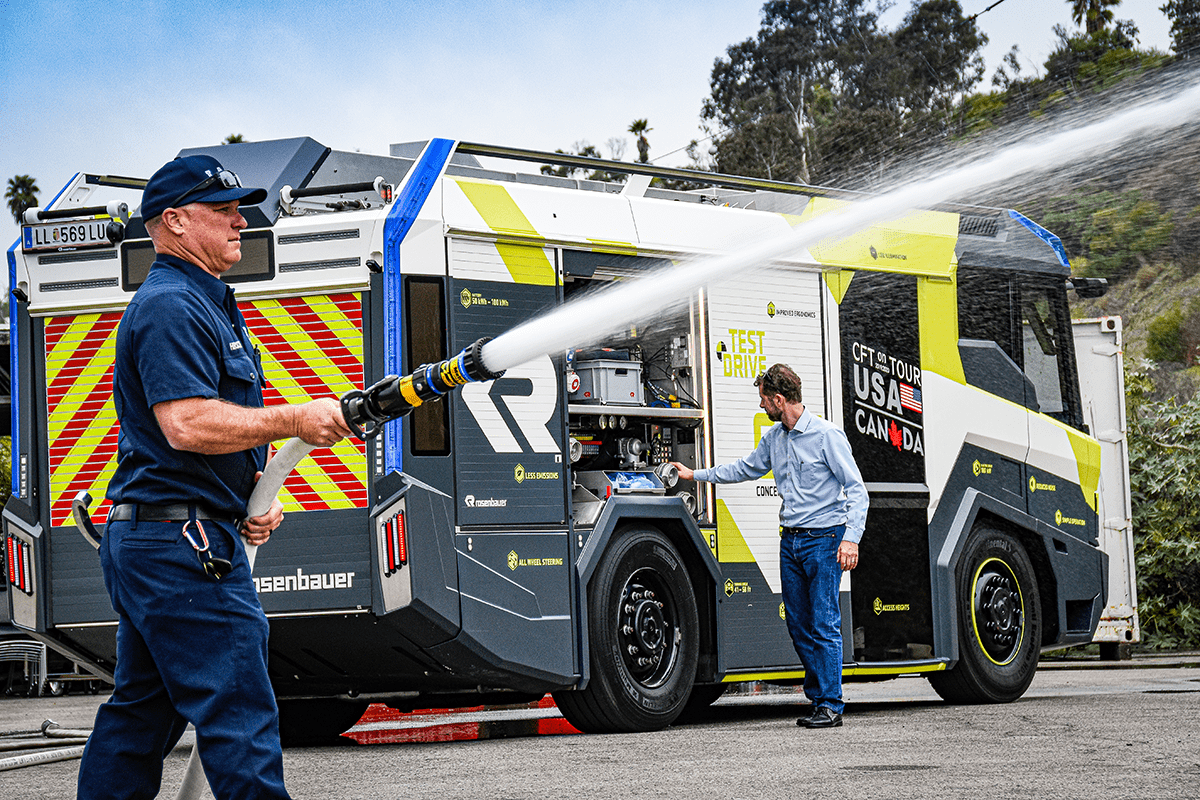 RosenbauerGroup's tweet photo. Since last year, the #CFT has been on the road in North America to demonstrate its innovative technology to fire departments in the USA &amp; Canada. 🇺🇸🛣️🇨🇦
More about the tour and the Concept Fire Truck's experiences in the #Rosenbauer Blog: ➡️ https://t.co/WtT7RkljKG
#CFTontour https://t.co/x8yE6aIzZU