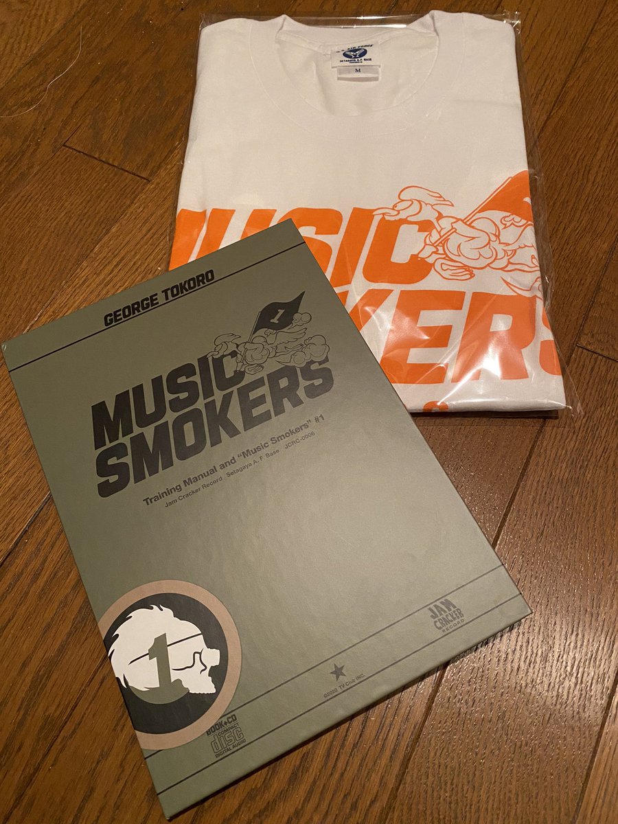 harimax765's tweet photo. MUSIC SMOKERS #1 限定Tシャツセット 届きました📕
あたたかくなったら このTシャツ着てバイクに乗ろう🏍💨
#世田谷ベース
#所ジョージ
#97ch https://t.co/1eA0IoBThV